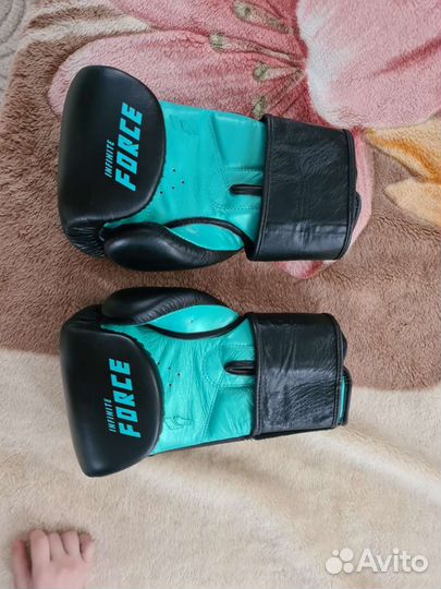 Боксерские перчатки