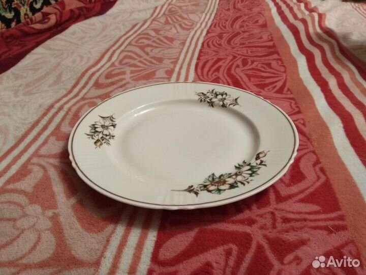 Тарелки большие
