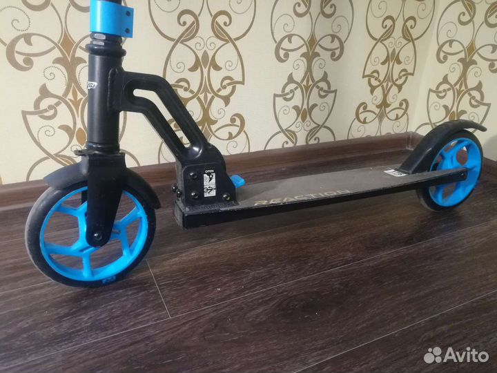 Самокат Reaction 175мм подростковый городской