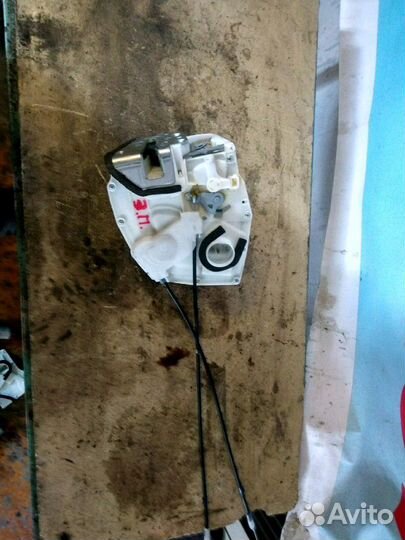 Замок двери задней правой Сузуки SX 4