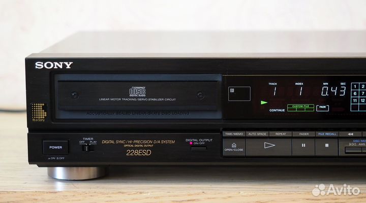 CD-проигрыватель Sony CDP-228ESD. 220V