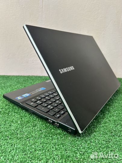 Брутальный ноутбук Samsung с GeForce GT520MX