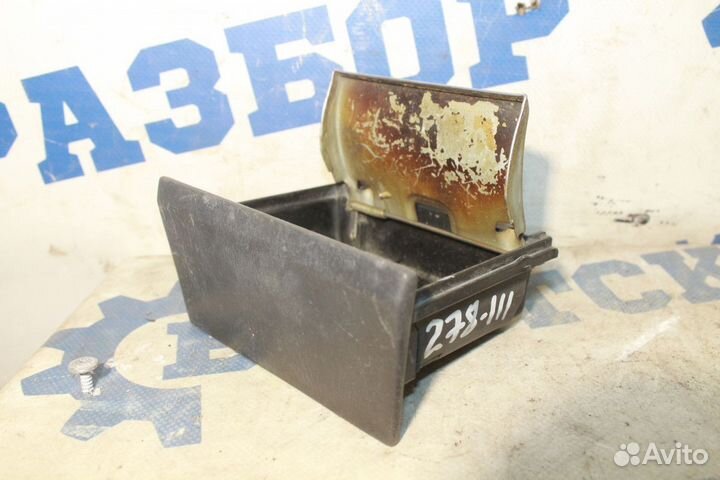 Пепельница Toyota Carina