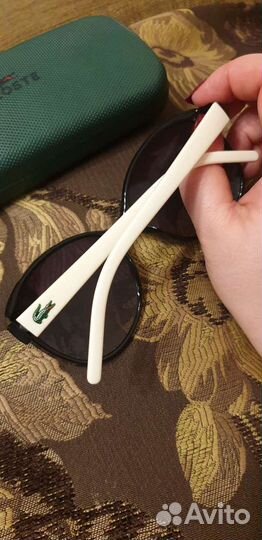 Солнцезащитные очки женские Lacoste