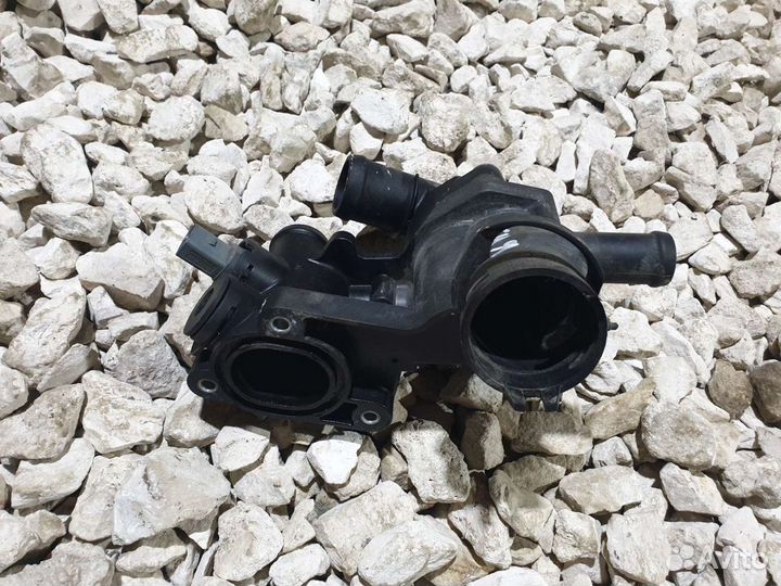 Корпус термостата Шкода Фабия 2