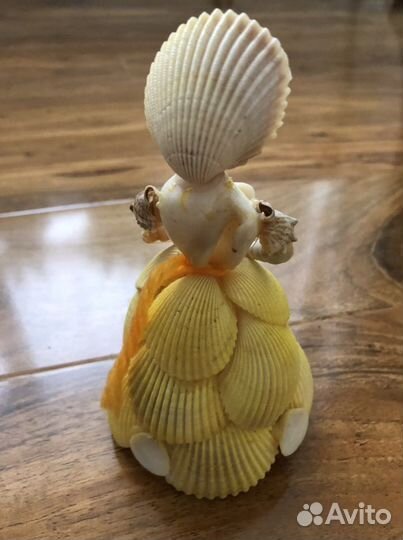 Статуэтка из ракушек