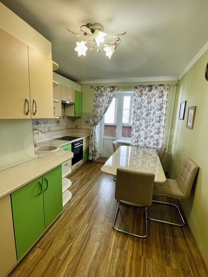 2-к. квартира, 82,4 м², 11/16 эт.