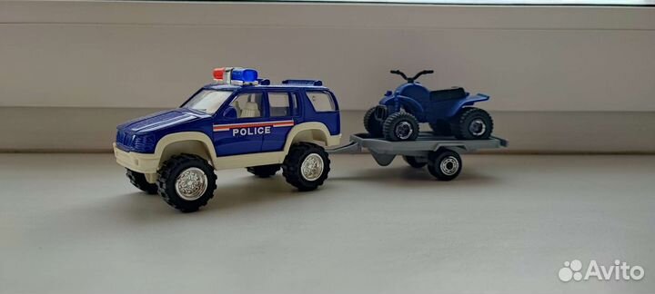 Машина Полиции в масштабе 1/36
