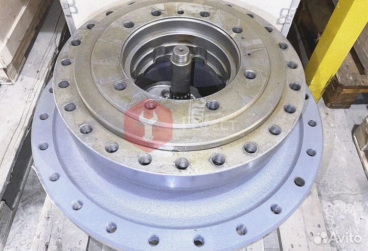 Бортовой редуктор Komatsu PC350LC-8M0