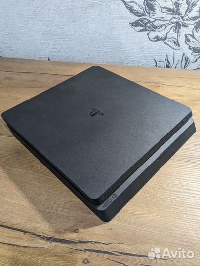 Sony playstation 4 slim 1 TB + коробка + 3 игры