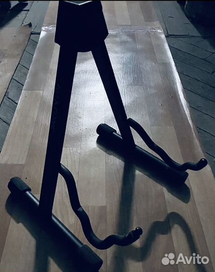 Стойка для гитары