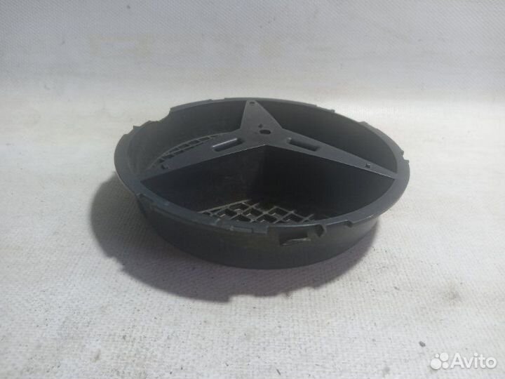 Эмблема решетки радиатора передняя Mercedes