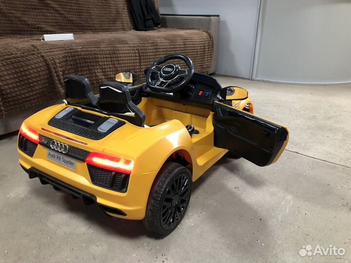 Детский электромобиль