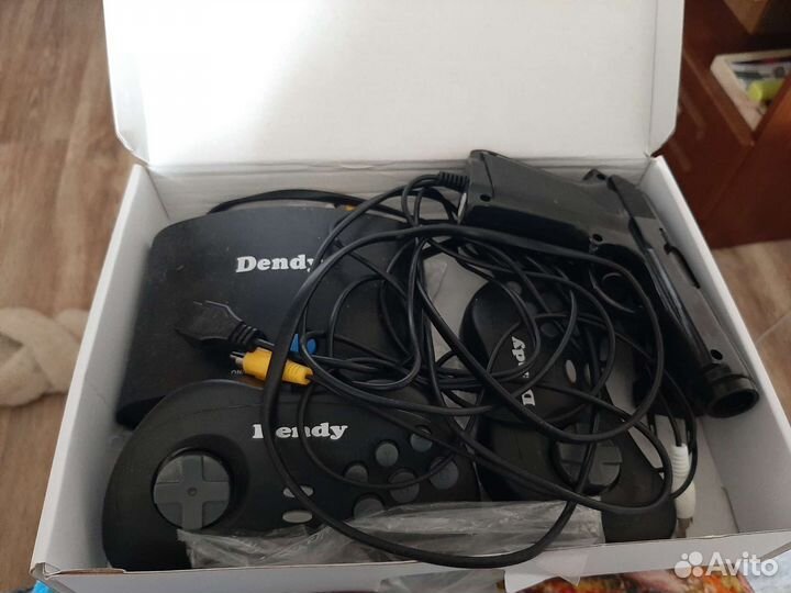 Портативная игровая приставка dendy