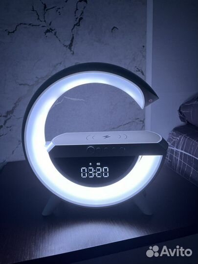Ночник с беспроводной зарядкой