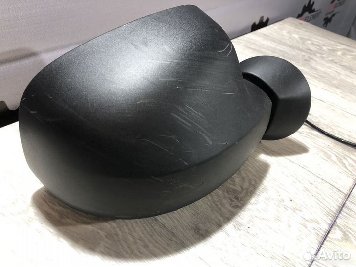 Зеркало правое Renault Duster 1