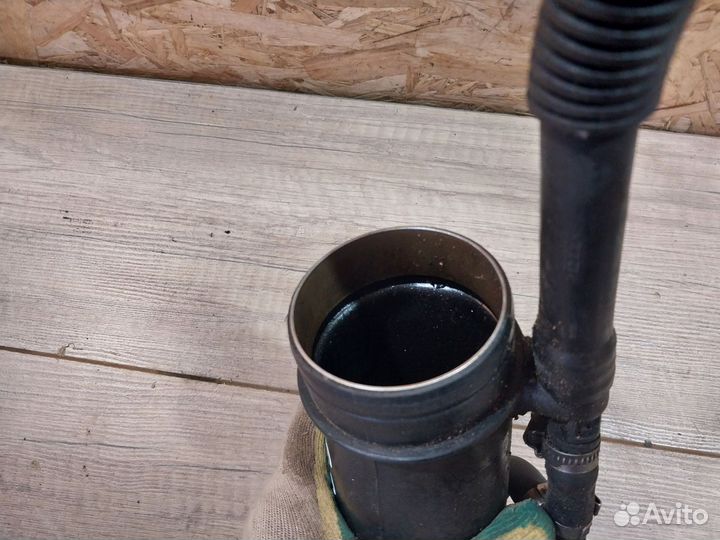 Патрубок воздушный Volkswagen Passat B5