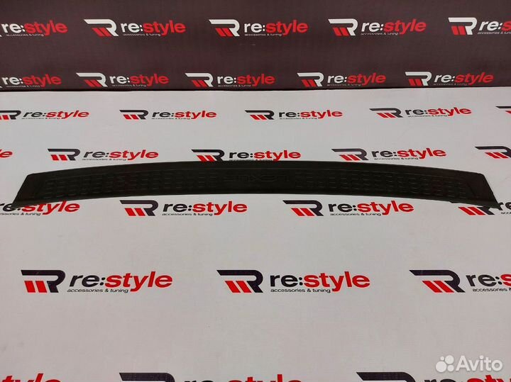 Накладка заднего бампера Lexus RX270 10-15г K2327