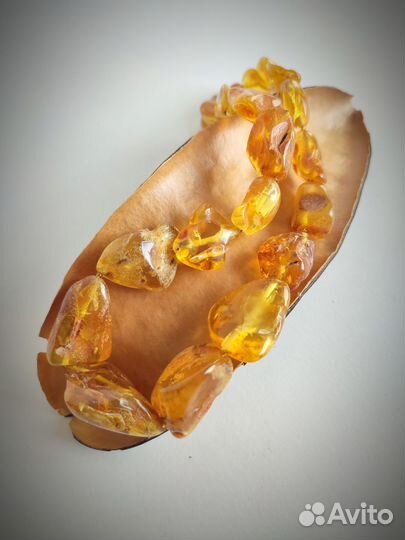 Бусы из натуральных камней, янтарь