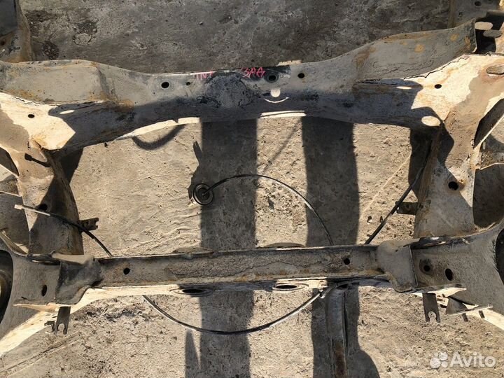 Балка задняя / подрамник задний (Infiniti QX56)