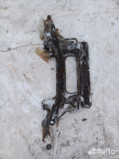 Подрамник Peugeot 307