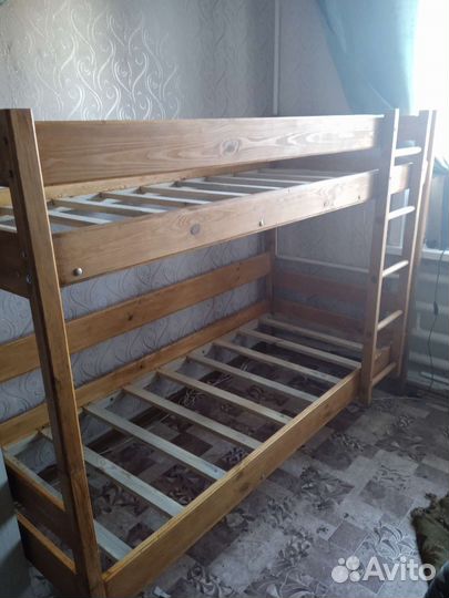 Кровать двухьярусная