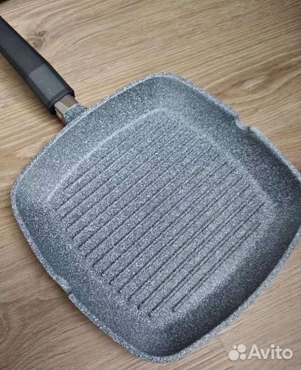 Сковорода гриль новая