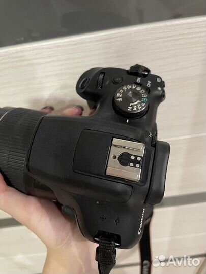 Фотоаппарат canon eos 2000d без объетива