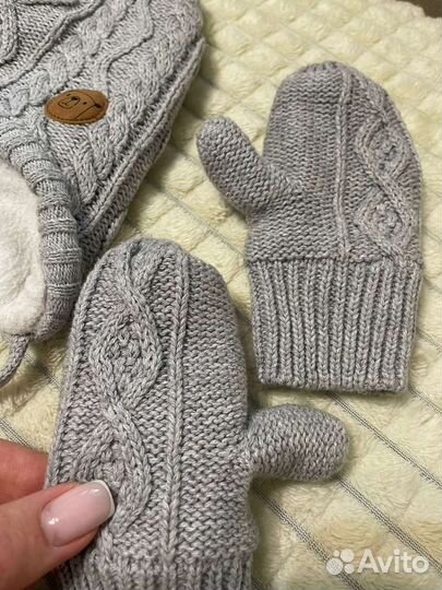 Комплект шапка варежки H&M