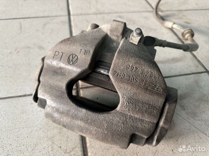 Суппорт передний левый Каравелла Т5 Caravelle T5