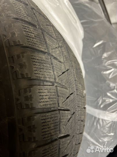 Bridgestone Blizzak Revo GZ 215/60 R16