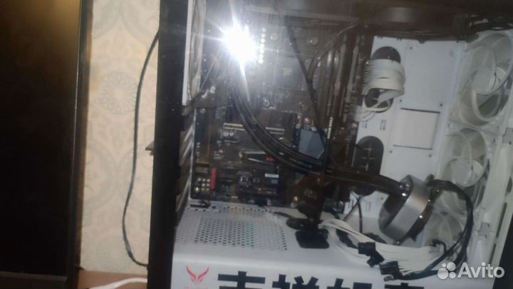 Продам материнскую плату gigabyte b550