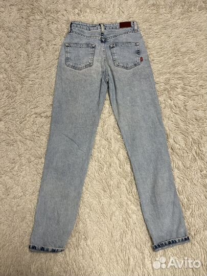 Джинсы