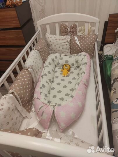 Кокон-гнездо для новорождённых в кроватку