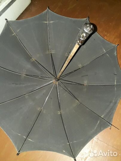 Зонт с деревянной ручкой ретро