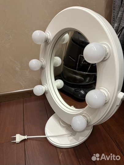 Макияжное зеркало