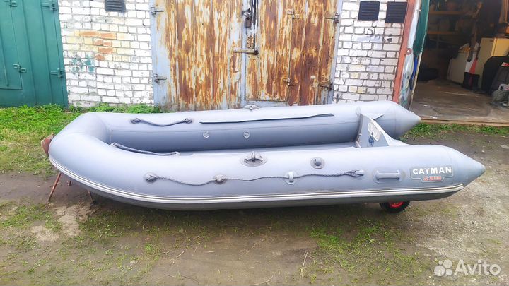 Лодка cayman N 330