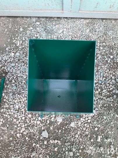 Урна уличная железная