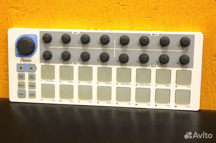 Arturia Beatstep midi CV/Gate Controller