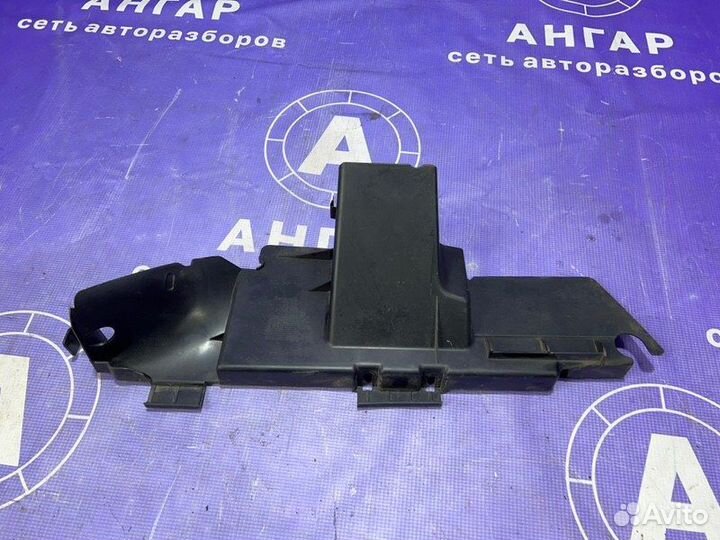 Пыльник радиатора Volkswagen Touareg 7L 2 2006