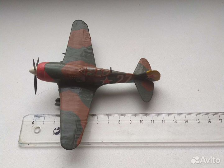 Модель самолета 1/72