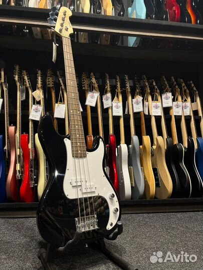 Бас-гитара Новая