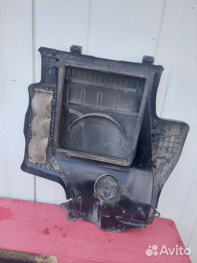 Крышка двигателя декоративная Mazda CX 7