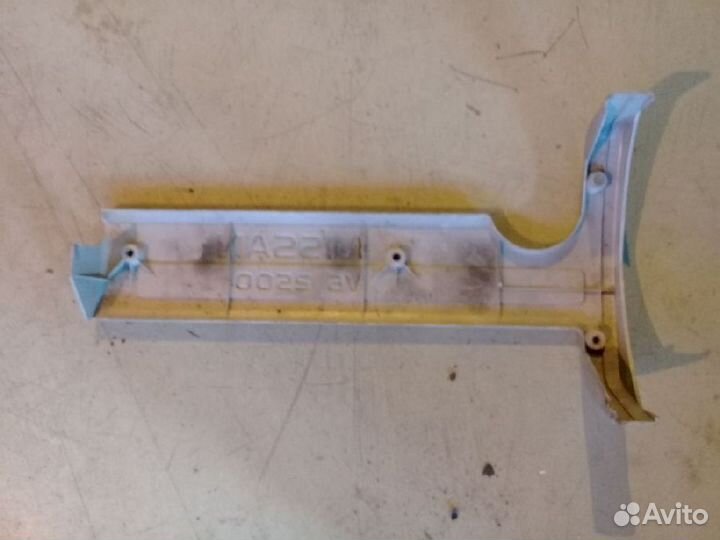 Декоративная крышка двс 13287-35U00 Nissan Cefiro