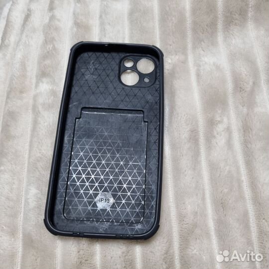 Чехлы на iPhone 13
