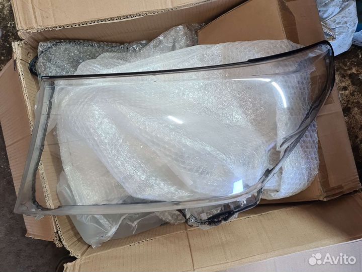 Стекла фар Toyota Land Cruiser 200