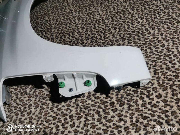 Крыло левое toyota probox