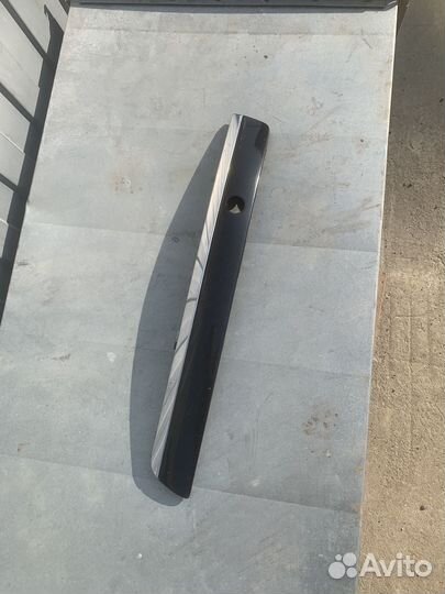 Левый молдинг бампера Audi A8 d3