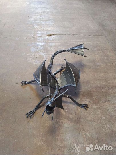 Дракон металлический