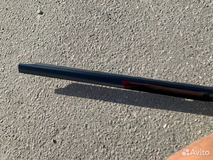 Накладка стекла двери задней правой W205